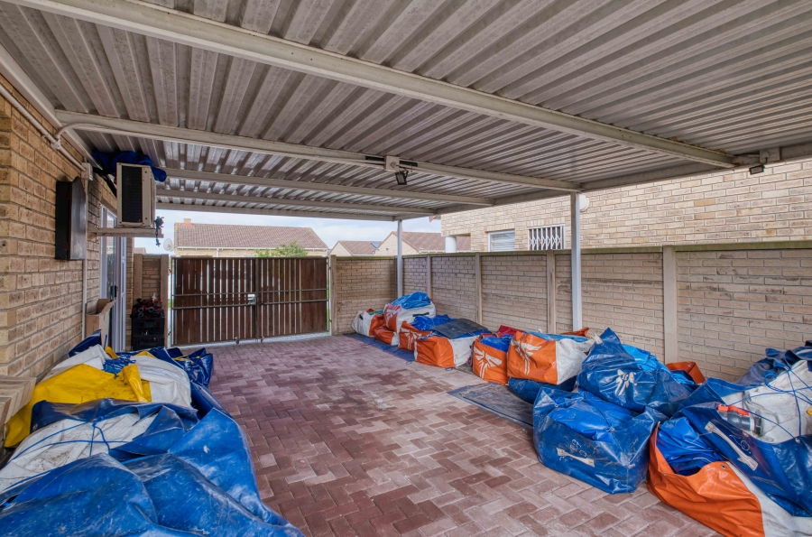 2 Bedroom Property for Sale in Parsonsvlei Eastern Cape